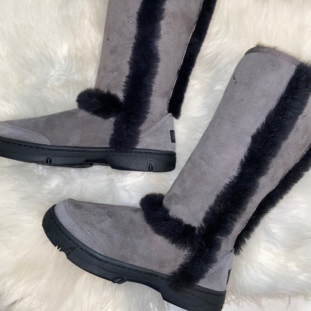 UGG tall sunburst grey with black fur size 7